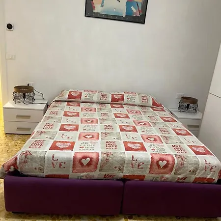 Bed & Breakfast Joys House