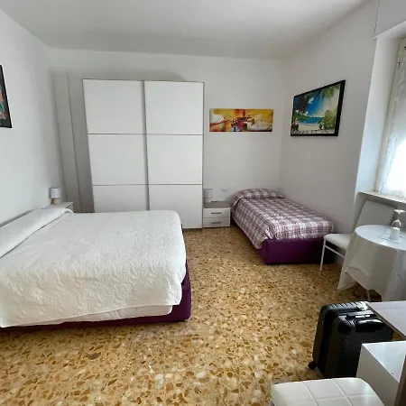 Joys House Bed & Breakfast