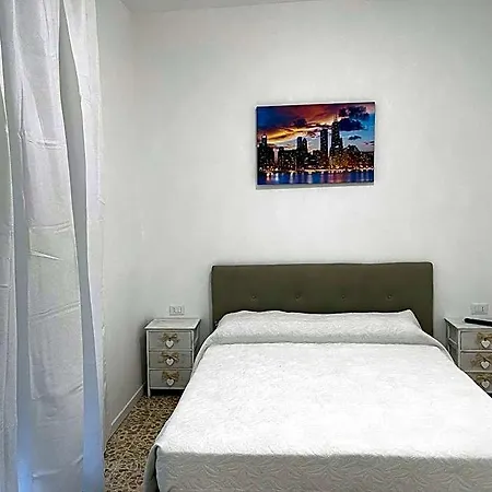 Joys House Bed & Breakfast 3*
