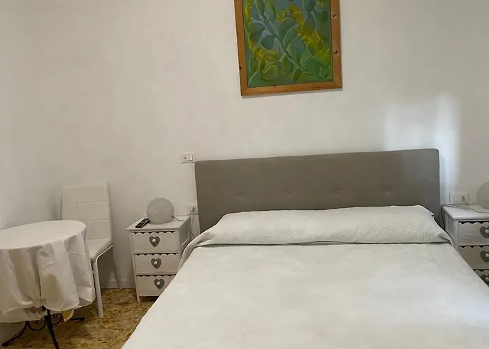 فندق مبيت وإفطار Joys House بيرغامو