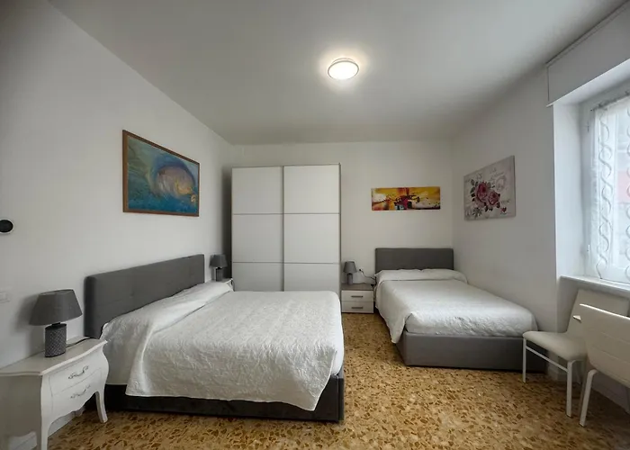 Joys House فندق مبيت وإفطار بيرغامو